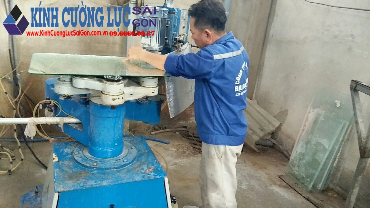 Kính Cường Lực
